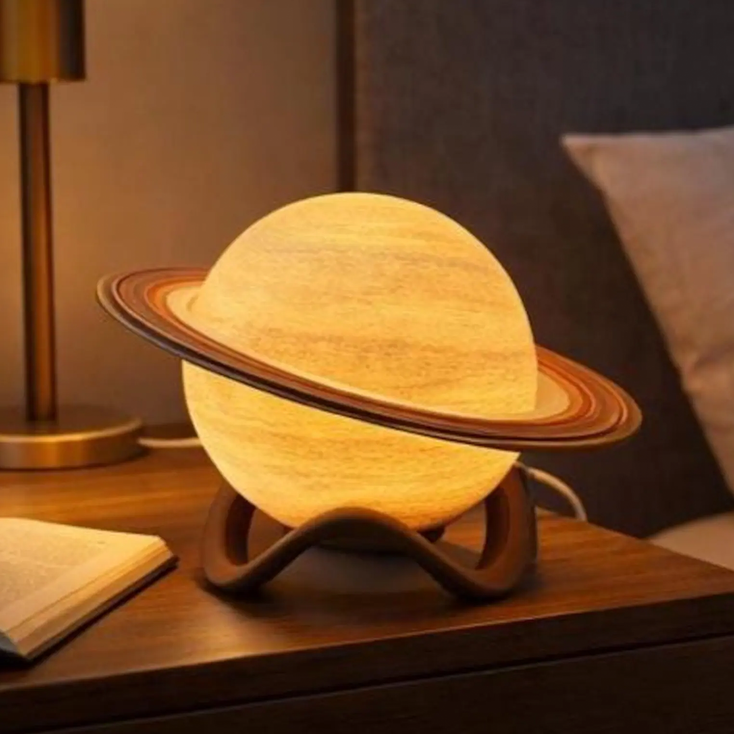 Planet Shaped Ambient Lighting Lamp, Usb Powered Saturn Decor Light With Adjustable Multi-Tone Illumination And Sculptured Support Stand