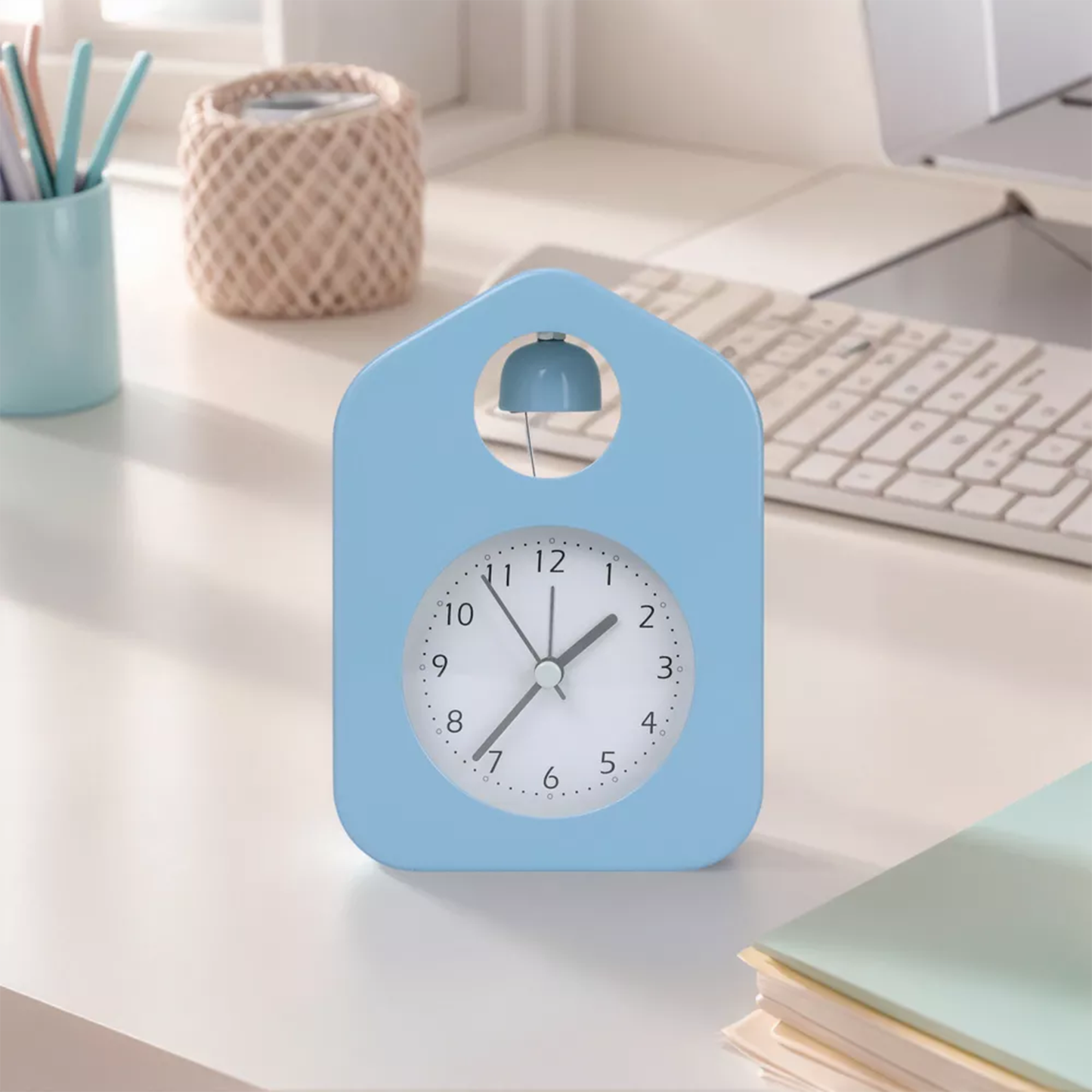 Retro Analog Bell Alarm Clock, Battery Operated Traditional Timepiece For Desk And Bedroom
